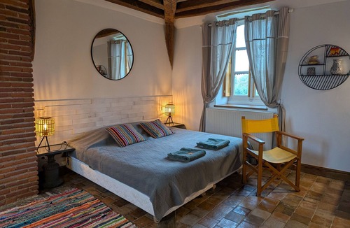 Paucourt Bed & Breakfast | Family Suite in Charming Home Near Paris with Forest Views