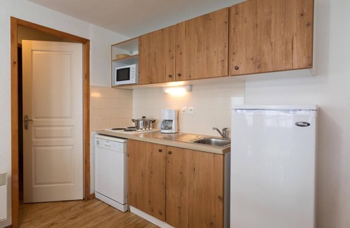 Chamrousse Apartment | Fitness, swimming pool, sauna, balcony, parking, tv, 65m², Chamrousse