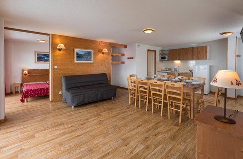 Chamrousse Apartment | Fitness, swimming pool, sauna, balcony, parking, tv, 65m², Chamrousse