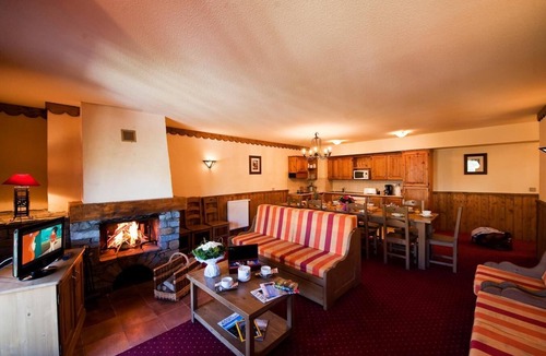 Arc-2000 Apartment | Fitness, swimming pool, sauna, balcony, fireplace or stove, tv, ski locker, 97-100m², Les Arcs