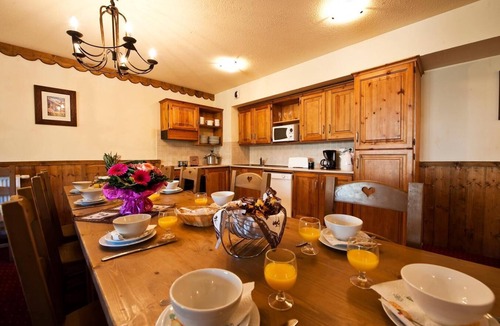 Arc-2000 Apartment | Fitness, swimming pool, sauna, balcony, fireplace or stove, tv, ski locker, 97-100m², Les Arcs