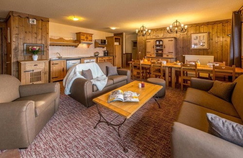 Arc-2000 Apartment | Fitness, swimming pool, sauna, balcony, fireplace or stove, tv, ski locker, 97-100m², Les Arcs