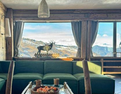 Les Avanchers-Valmorel House | Former Hotel Transformed Into Chalet In Valmorel