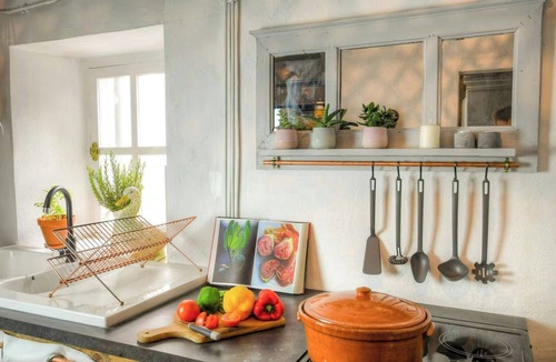 Autevielle-Saint-Martin-Bidere House | Riverside house with farm animals in Béarn