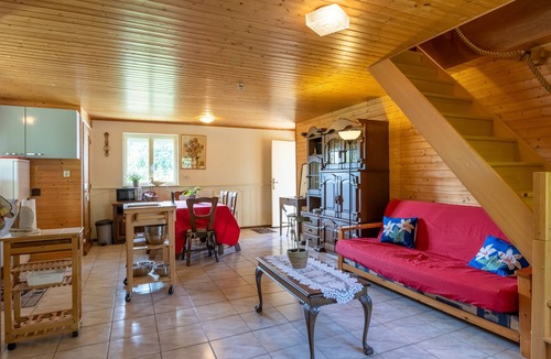 Rouffignac-Saint-Cernin-de-Reilhac House | Charming Independent House in Rouffignac – Nature, Terrace, Spa & Cooking Workshops