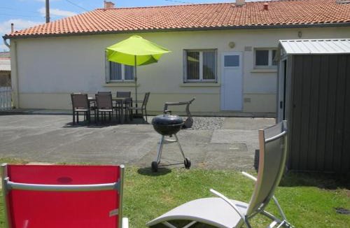 Saint-Georges-des-Gardes House | Gîte familial avec belle cour, 3 chambres, proche vignobles et activités, au calme en campagne angevine - FR-1-622-11