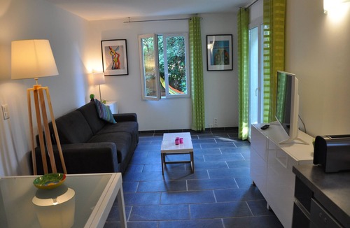 Villeneuve-Loubet House | French Riviera in Biot 2 room garden side on the ground floor of a detached house