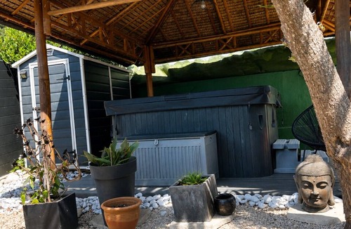 Cagnes-sur-Mer Villa | Fully equipped spa villa in a green cocoon