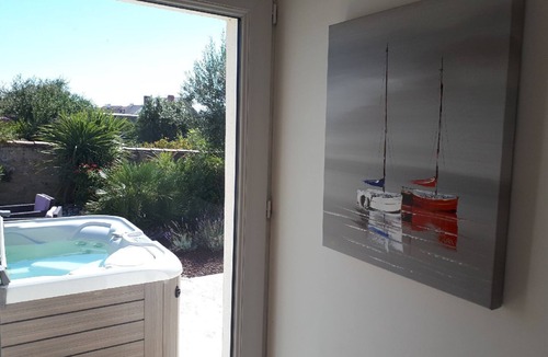 La Rogere House | Fully renovated house, all comforts, near beach, free wi-fi access.