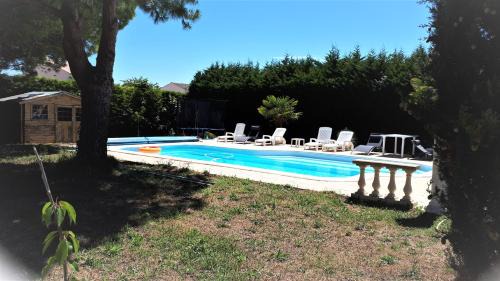 Quartier des Boucholeurs House | Gîte 3 étoiles 300m plage piscine privée grand jardin
