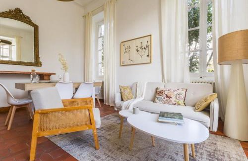 Saint-Etienne-de-Montluc House | Gîte Charmant au Château - Wifi & Parking Inclus - FR-1-306-1329