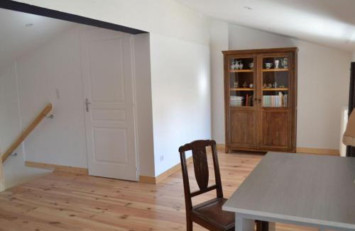 Salles-de-Barbezieux House | Gîte Charentais avec piscine, terrasse, et pêche - confort moderne et charme rural - FR-1-653-87