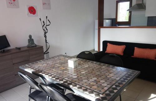 Devillac Other | Gîte confortable avec terrasse et accès handicapé - API-1-52-592