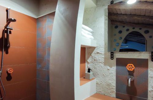Pissotte House | Gîte d'Architecte 6 Pers. avec Terrasse et Jardin à Pissotte - FR-1-426-480