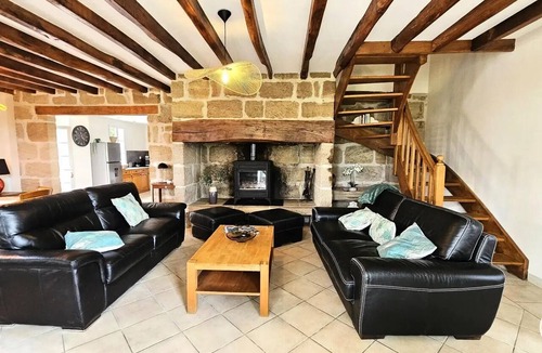 Saint-Pantaleon-de-Larche Villa | Gîte de France for 2 people