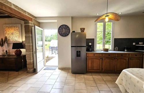 Saint-Pantaleon-de-Larche Villa | Gîte de France (sleeps 8)