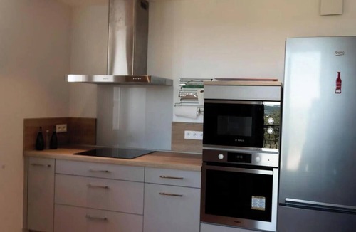 Queyssac-les-Vignes Villa | Gîte de France (sleeps 10)