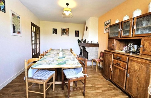 Liginiac Apartment | Gîte de France à Liginiac 3 épis - Gîte de France 12 personnes MAE-2093