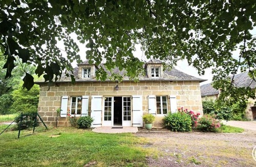 Saint-Pantaleon-de-Larche Apartment | Gîte de France Aux bords de la vézère - 8 3 épis - Gîte de France 8 personnes MAE-2753