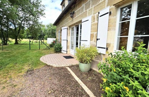 Saint-Pantaleon-de-Larche Apartment | Gîte de France Aux bords de la vézère - 8 3 épis - Gîte de France 8 personnes MAE-2753
