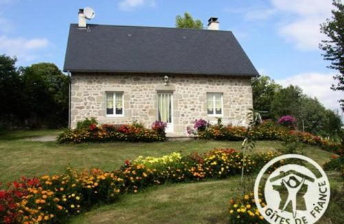 Sarroux-Saint-Julien Apartment | Gîte de France Chez dédé et léa 3 épis - Gîte de France 6 personnes MAE-9414