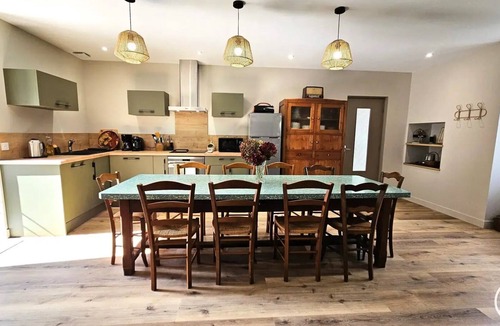 Salon-la-Tour Villa | Gîte de France (sleeps 11)