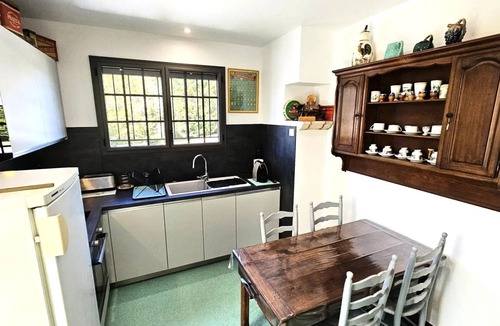 Allassac Villa | Gîte de France (sleeps 4)