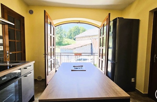 Liginiac Villa | Gîte de France (sleeps 12)