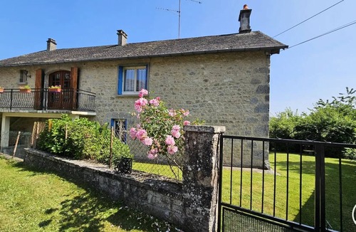 Liginiac Villa | Gîte de France (sleeps 12)