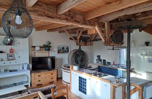 Champagnac House | Gîte insolite dans un moulin à eau avec spa privatif