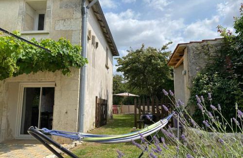 Chadenac House | Gîte La Maison des Coteaux