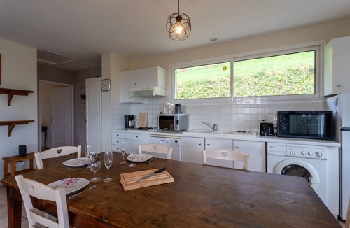 Lagarde House | Gîte Mathieu – Cozy House 10 min from Lourdes, Private Terrace & Garden, WiFi, Parking