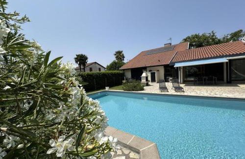 Poyartin House | Gîte poupan