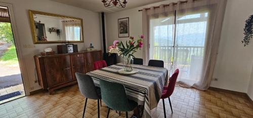 Osses House | Gîte Xuritenborda 7 personnes avec vue exceptionnelle sur les montagnes basque, Lits 180 King Size