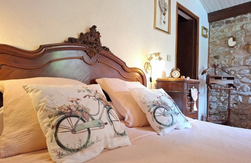 Sigalens Bed & Breakfast | Gironde" guest room, swimming pool and Nordic bath