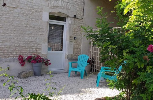 Echallat Cottage | Gite 4 Etoiles 2 adults 2 children. Piscine chauffée, WIFI, parking.