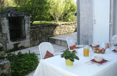 Baignes-Sainte-Radegonde Cottage | Gite Baignes-Sainte-Radegonde, 4 bedrooms, 7 persons