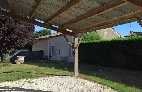 Saint-Hilaire-Du-Bois House | Gite de "La Picoulade" – Renovated Farmhouse with Garden near Jonzac
