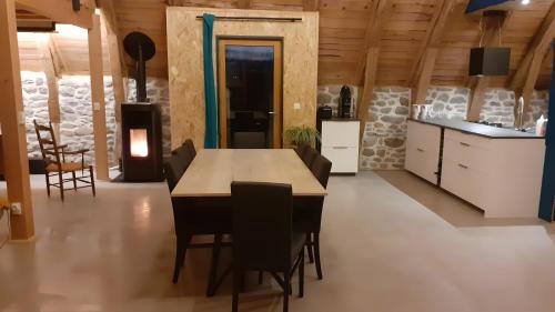 Meallet House | Gite La Grange De Loey