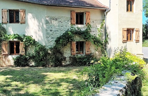 Vicq House | Gite Le Buget - ideal for families, 3 bedrooms, sleeps 8