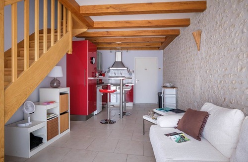 Bellevigne House | Gite Le Cépage in Bellevigne, sleeps 2, 1 bedroom