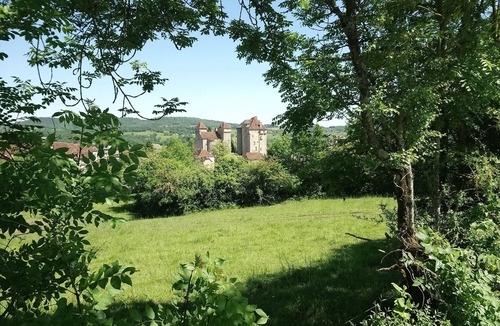 Branceilles House | Gîte Le Salon - House with panoramic view, terrace and garden