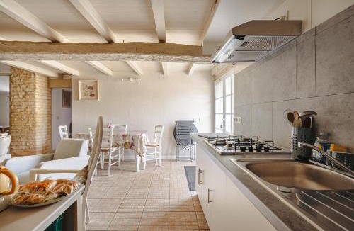 Le Thou House | Gite Romantique de Type Charentais