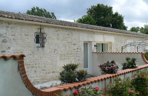 Montpellier de Medillan House | Gite with swimming pool 15 minutes from the ocean