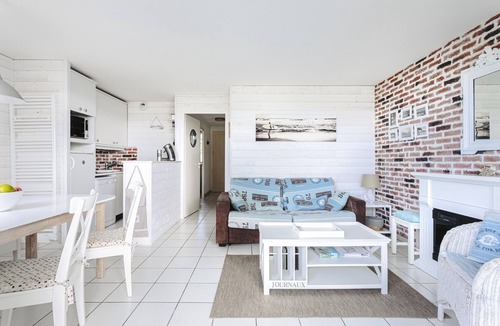 Bourgenay Apartment | Golf View Apartment, Port Bourgenay – Near Sea and Forest