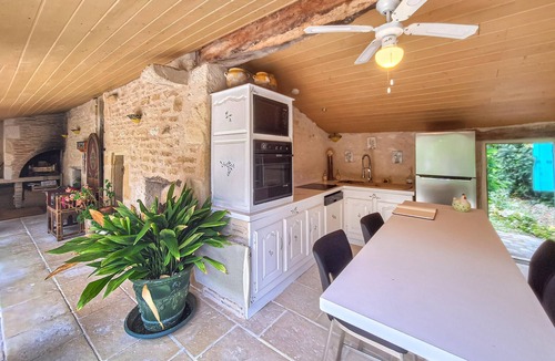 Saint-Quentin-de-Caplong House | Gorgeous home in Saint-Quentin-de-Caplo