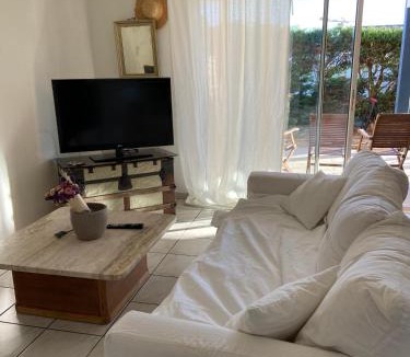 Saint-Paul-les-Dax Apartment | Grand appartement en résidence calme avec piscine