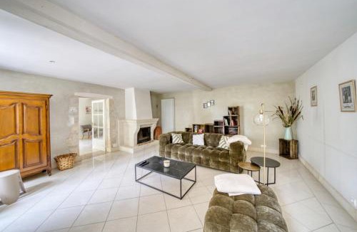 Ozillac House | Grand Gîte 15p Vignoble - 300m - 5ch Ozillac