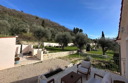 Magagnosc Condo | Grand Gîte 7 Personnes Avec Accès Piscine Partagée