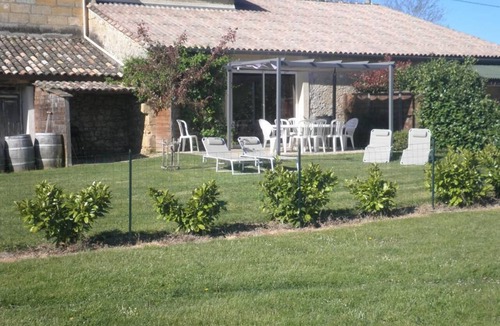 Les Salles-De-Castillon House | Grand Gite de la Mondette